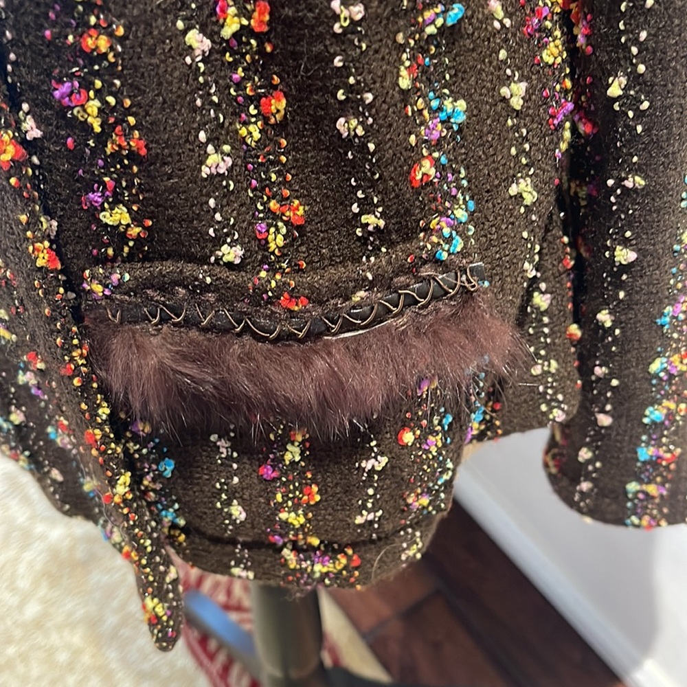 Blazer - Picture 4 of 7